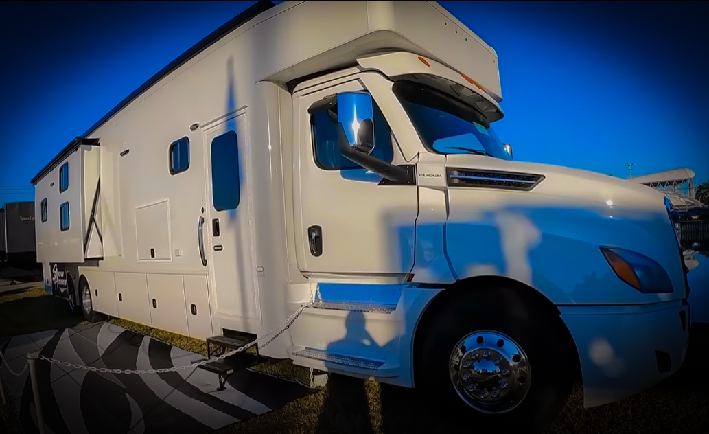 Amazing 2022 ShowHauler Super C Motorhome Walk Through with Endless RVing and my724outdoors.com!