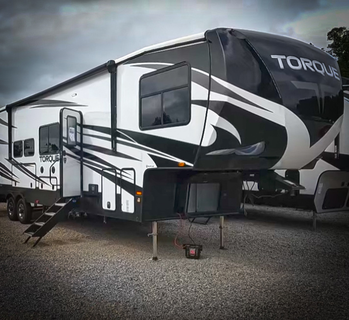 This Best Selling Entry Level Toy Hauler Has An Amazing Floorplan with Matt's RV Reviews and my724outdoors.com!