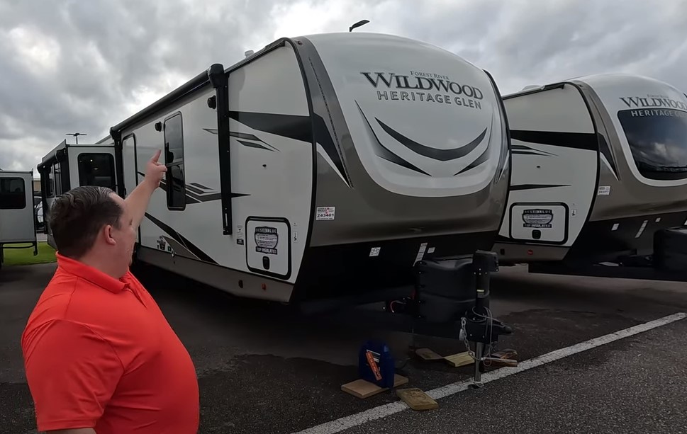 This Forest River Wildwood Heritage Glen 308RL is Like a 5th Wheel with Matt's RV Reviews and my724outdoors.com!