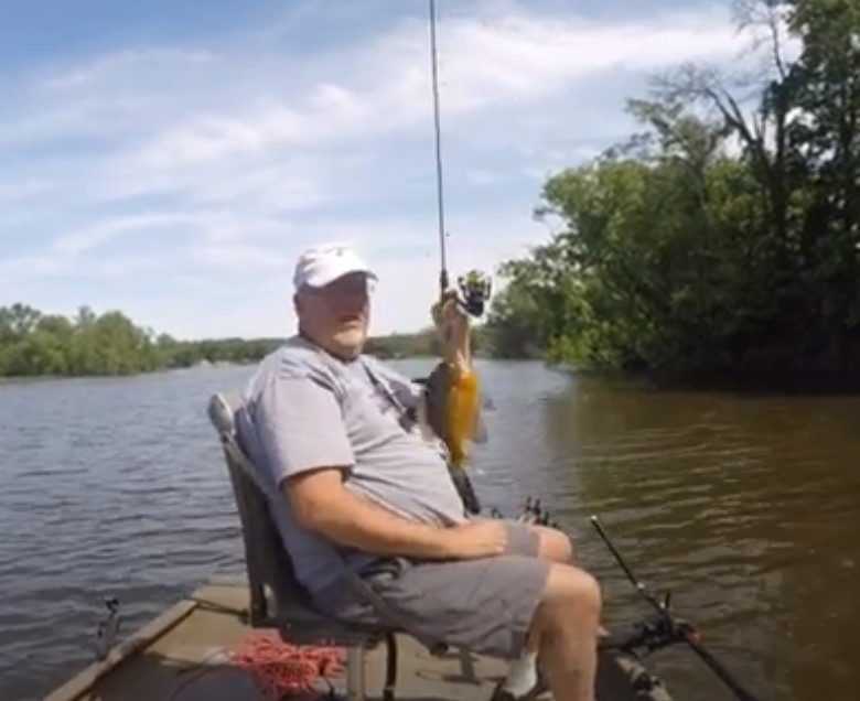 Canting Rig This Easy Bobber and Worm Rig Bluegill Can’t Resist | my724outdoors.com